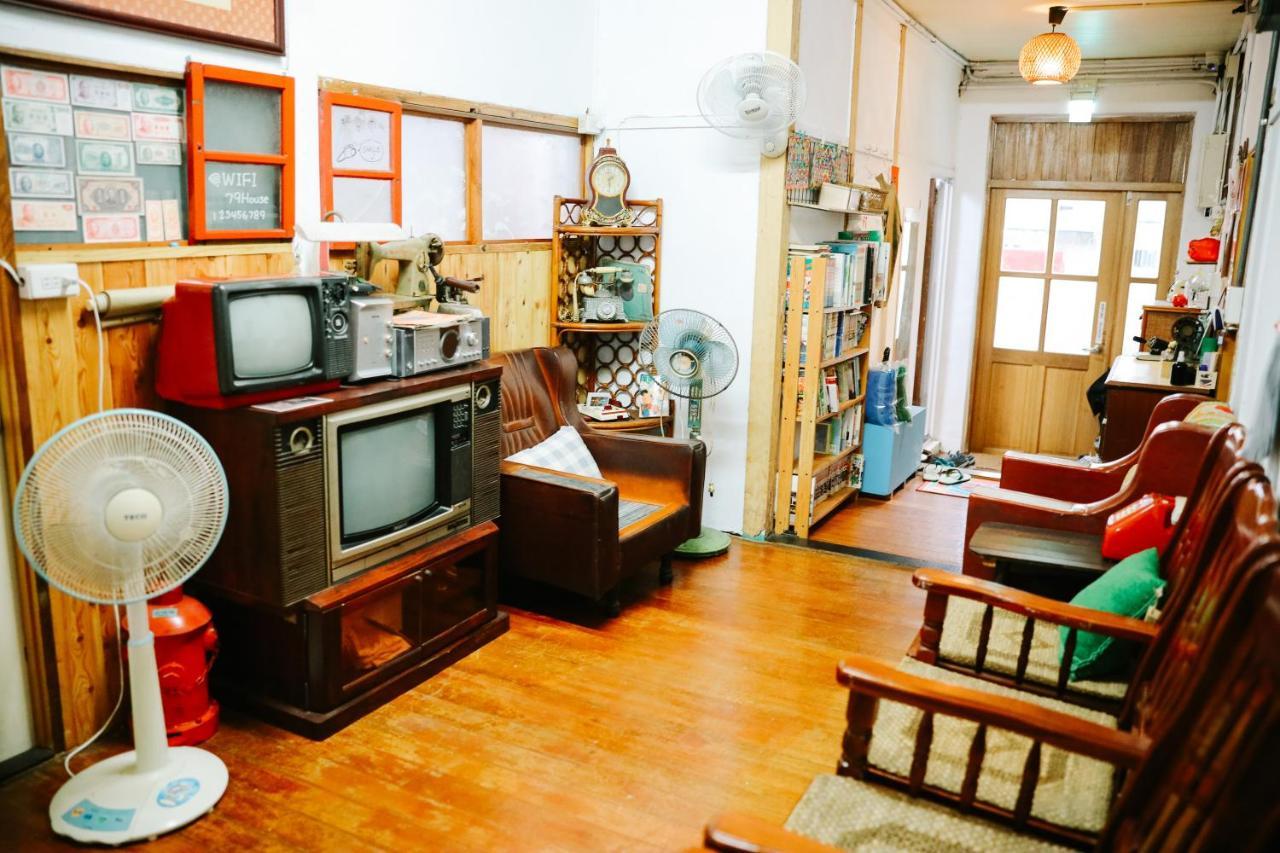 鳳山79背包客 Fengshan No 79 Backpacker Kaohsiung Exterior foto