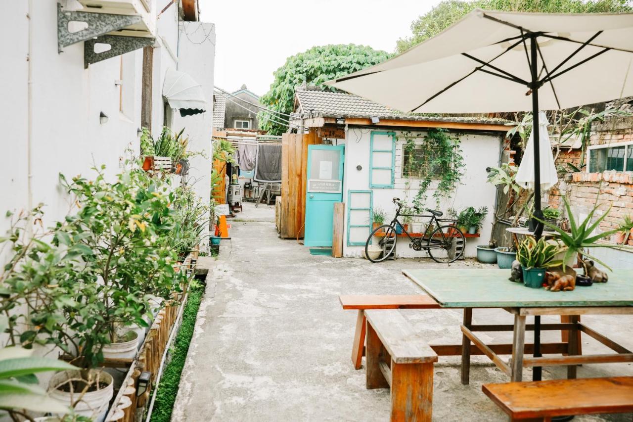 鳳山79背包客 Fengshan No 79 Backpacker Kaohsiung Exterior foto